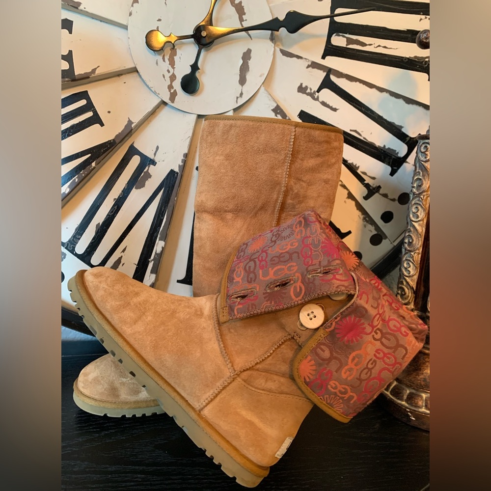UGG W Lo Pro button boot in camel brown size 7